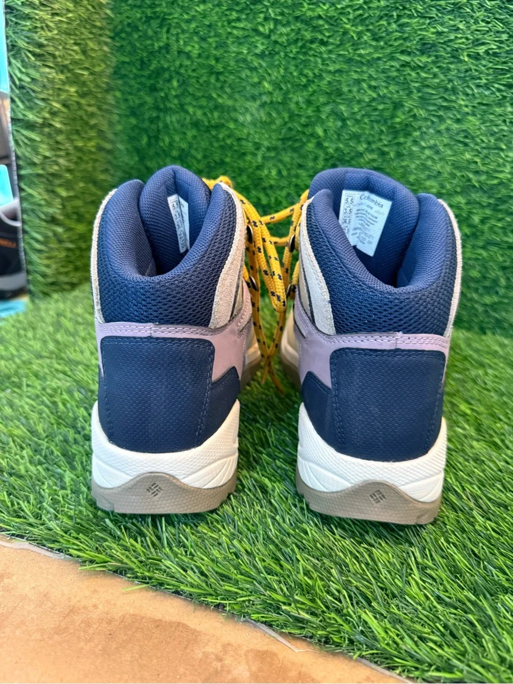 Columbia Women’s Newton Ridge Beige and Navy Hiking Boots with Yellow Laces 5.5